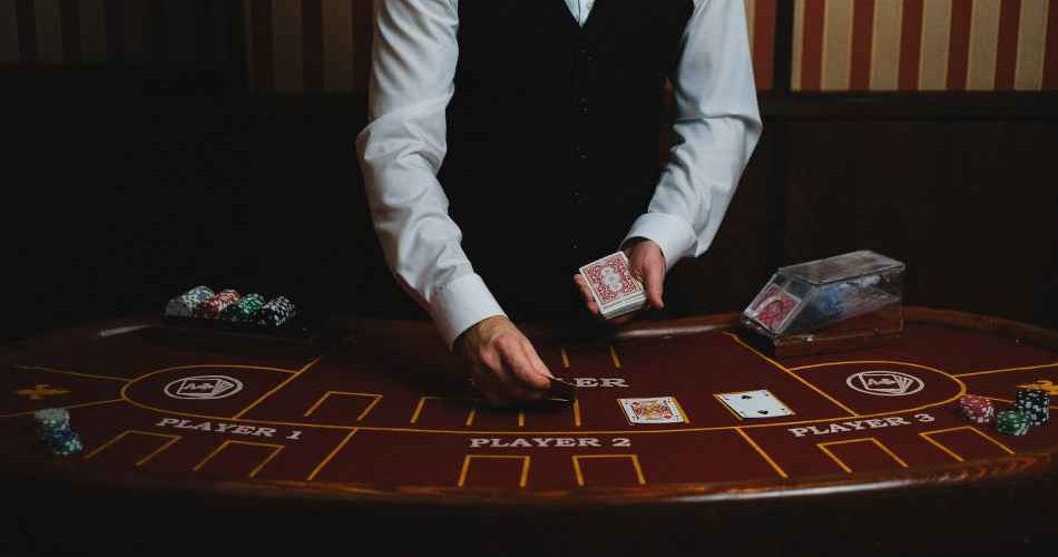 how many decks of cards are used in blackjack