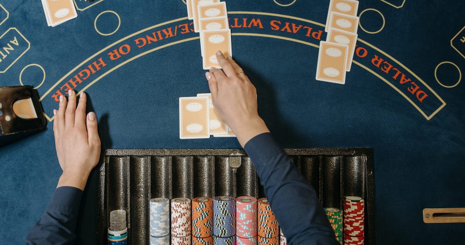 How to Deal Texas Holdem?